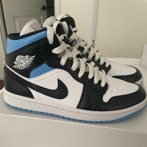 Jordan 1 Mid University Blue